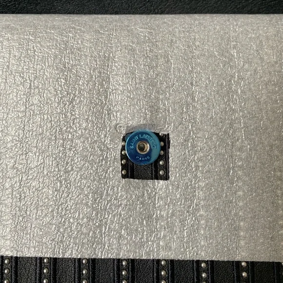 **AUTHENTIC YSL HANDBAG** - Picture 11 of 16